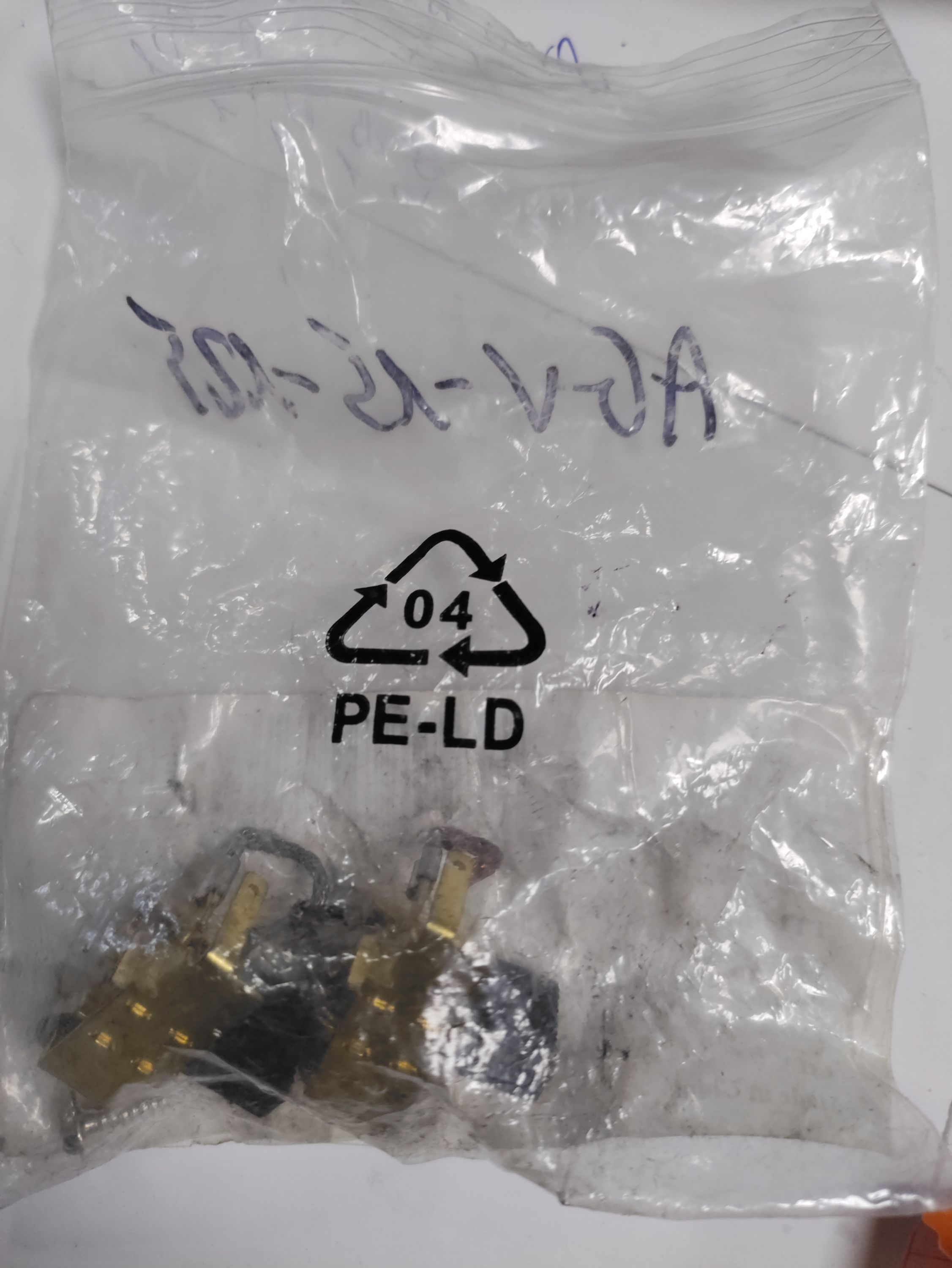 MILWAUKEE Szénkefe AGV-15-125 termék fő termékképe