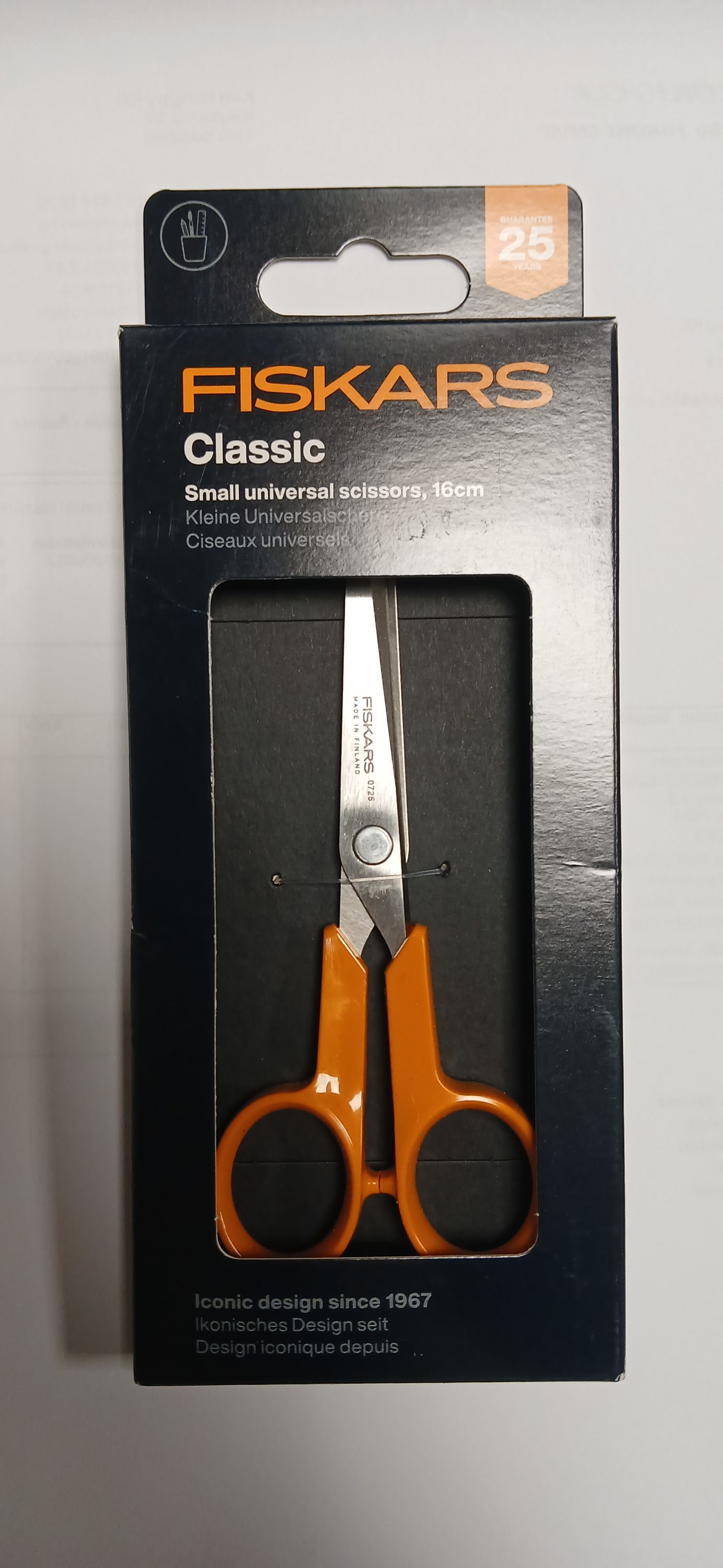 Fiskars Classic papírvágó olló 16cm termék fő termékképe