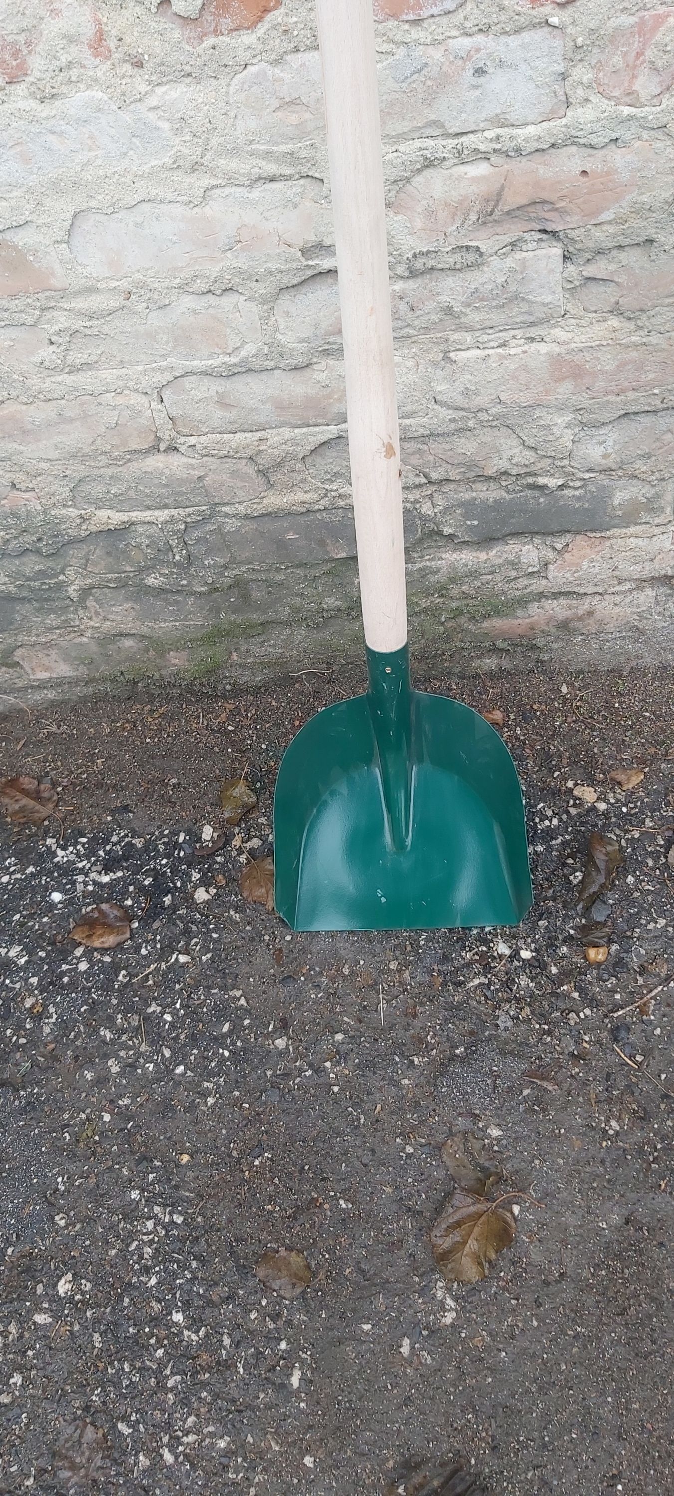 Lapát 0,85 kilogram +nyél zöld színű termék fő termékképe