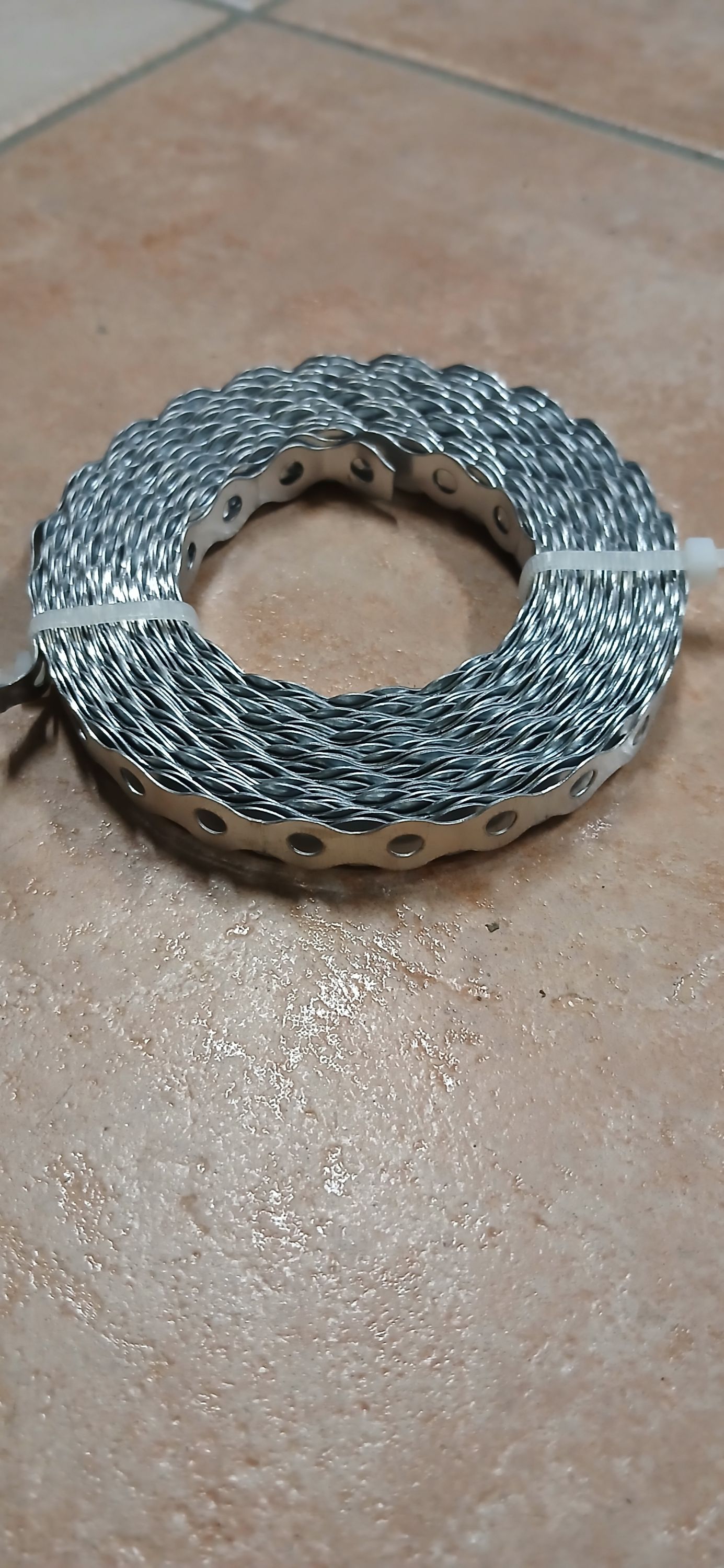 ITH Hiltiszalag 4-es furattal 10m/tekercs termék fő termékképe