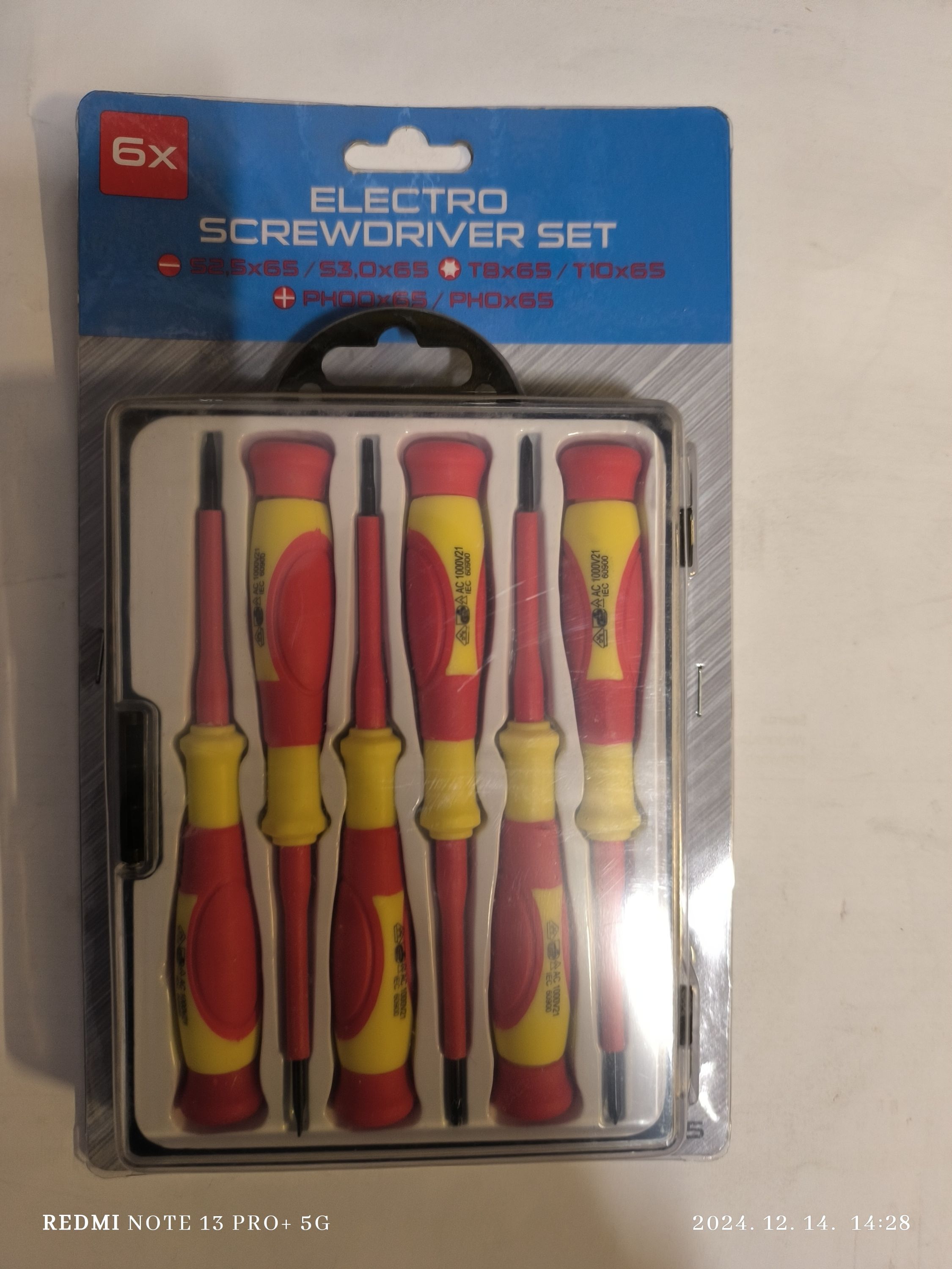 FESTA Csavarhúzó készlet 6 részes 1000V-ig szigetelt termék fő termékképe