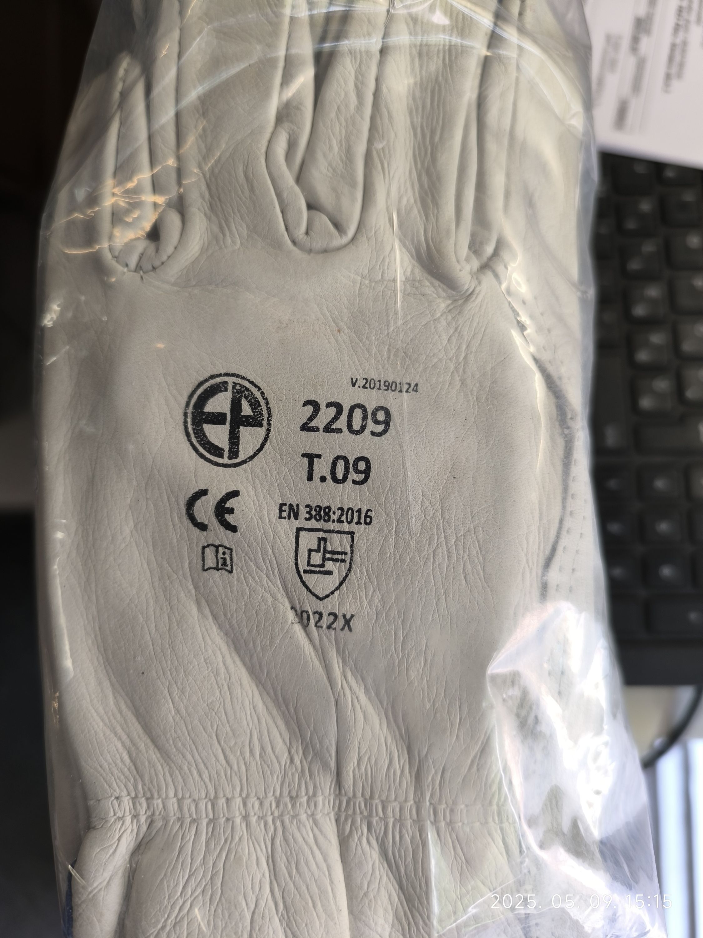 Bőrkesztyű sárga színmarha tenyér és kézhát 9 termék fő termékképe